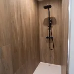 Capsule Thailande I Sauna I Balneo I Console I Jeux En Bois I Cinema I Cour Interieure דירה