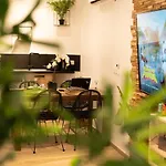Capsule Thailande I Sauna I Balneo I Console I Jeux En Bois I Cinema I Cour Interieure * Trith-Saint-Leger