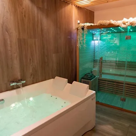 Capsule Thailande I Sauna I Balneo I Console I Jeux En Bois I Cinema I Cour Interieure