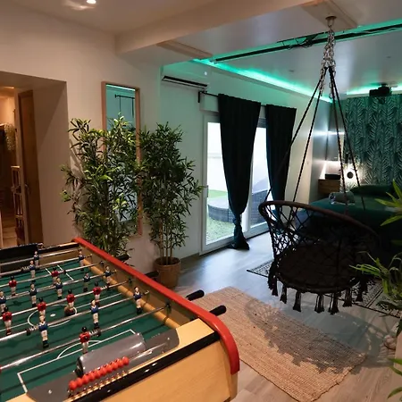 Appartement Capsule Thailande I Sauna I Balneo I Console I Jeux En Bois I Cinema I Cour Interieure