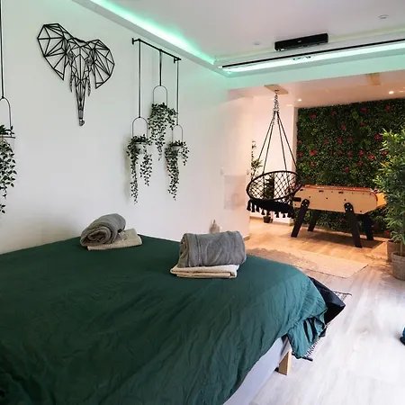 Capsule Thailande I Sauna I Balneo I Console I Jeux En Bois I Cinema I Cour Interieure * Trith-Saint-Leger