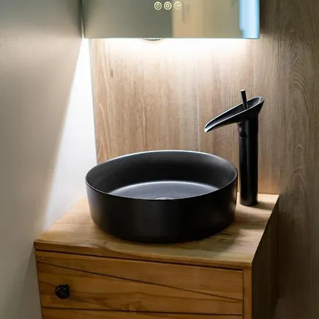 Capsule Thailande I Sauna I Balneo I Console I Jeux En Bois I Cinema I Cour Interieure * Trith-Saint-Leger