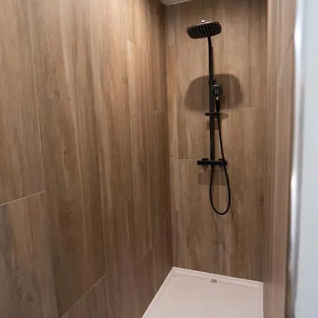 Capsule Thailande I Sauna I Balneo I Console I Jeux En Bois I Cinema I Cour Interieure Appartement