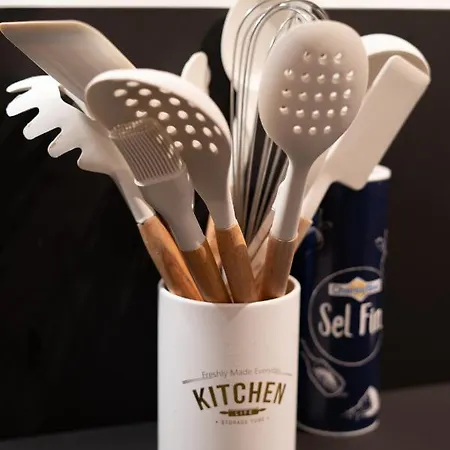 Capsule Thailande I Sauna I Balneo I Console I Jeux En Bois I Cinema I Cour Interieure Appartement