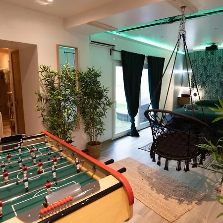 Capsule Thailande I Sauna I Balneo I Console I Jeux En Bois I Cinema I Cour Interieure Trith-Saint-Leger