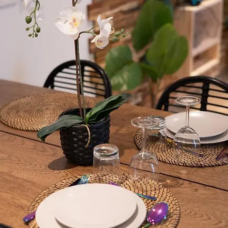 Capsule Thailande I Sauna I Balneo I Console I Jeux En Bois I Cinema I Cour Interieure *